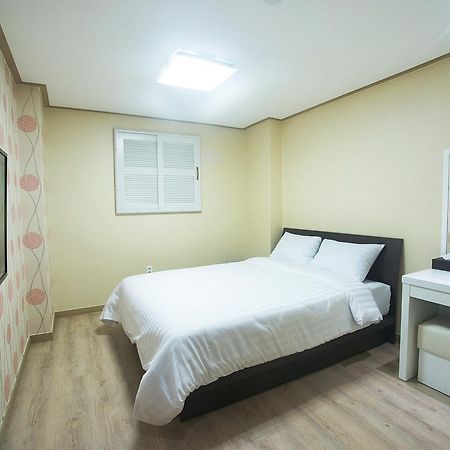 Orange Tree Hotel Чеджу Екстериор снимка