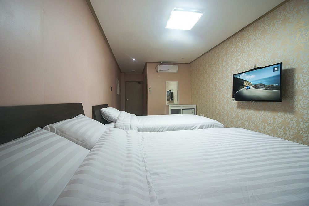 Orange Tree Hotel Чеджу Екстериор снимка