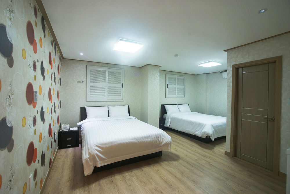 Orange Tree Hotel Чеджу Екстериор снимка
