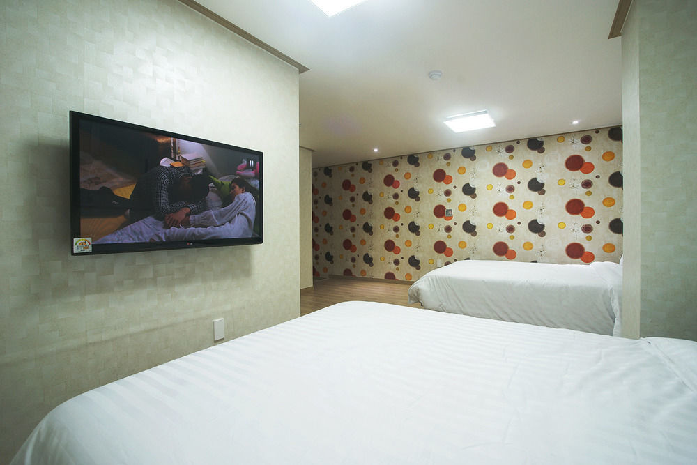 Orange Tree Hotel Чеджу Екстериор снимка