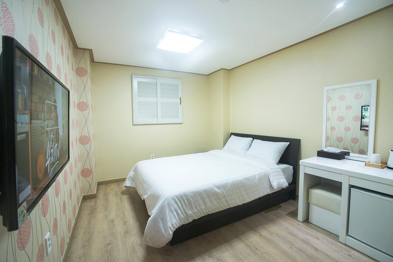 Orange Tree Hotel Чеджу Екстериор снимка