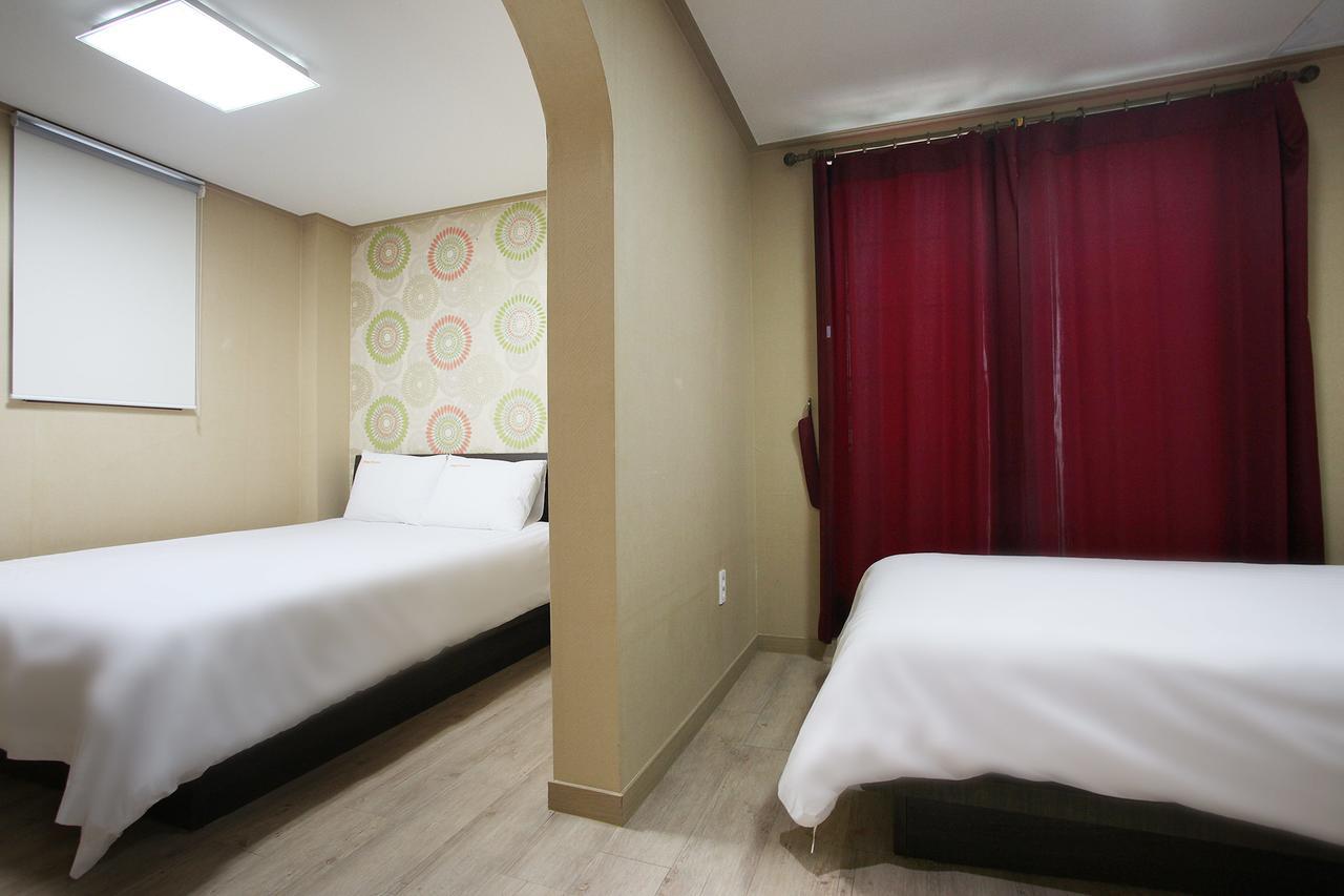 Orange Tree Hotel Чеджу Екстериор снимка