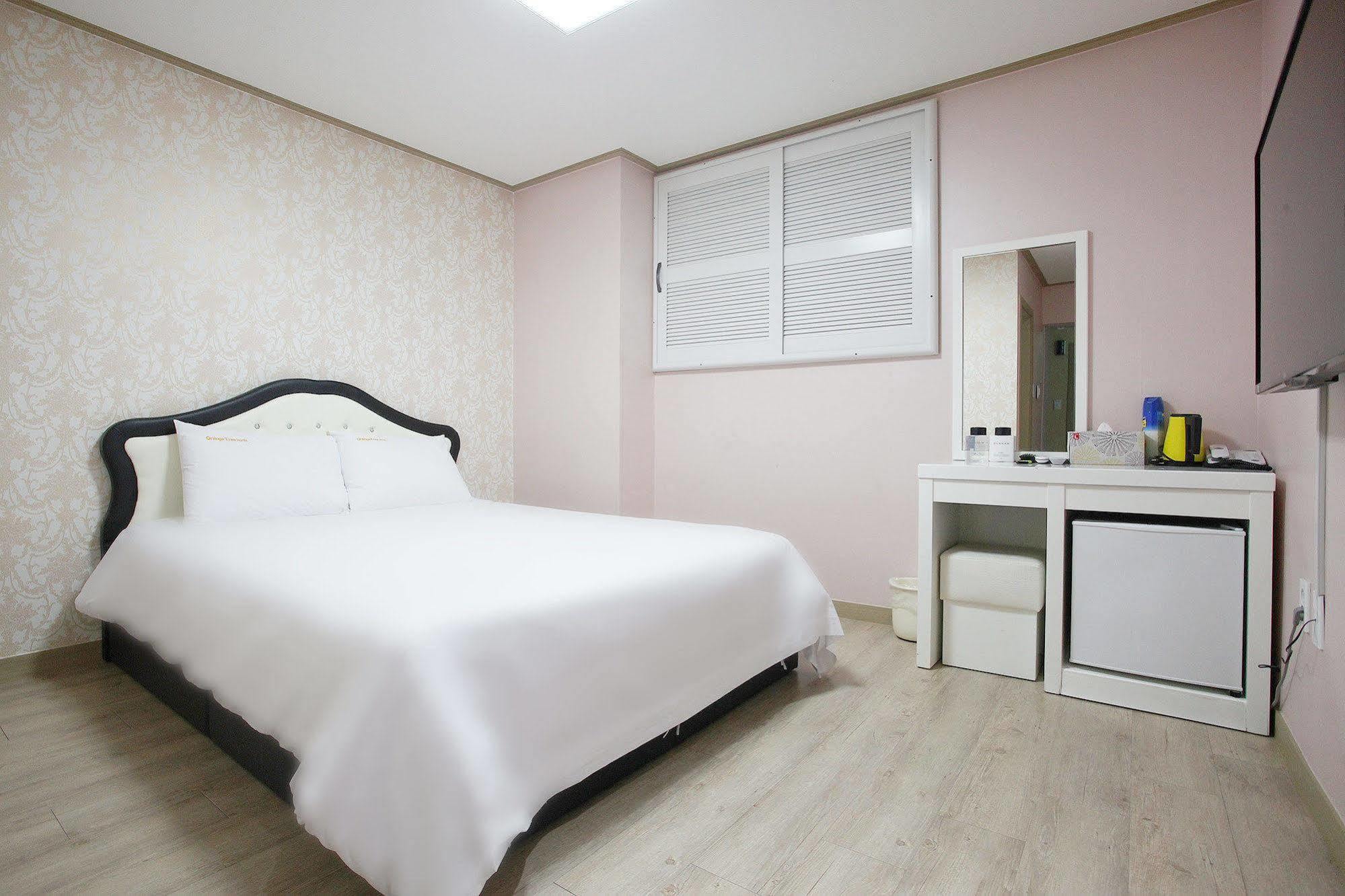 Orange Tree Hotel Чеджу Екстериор снимка