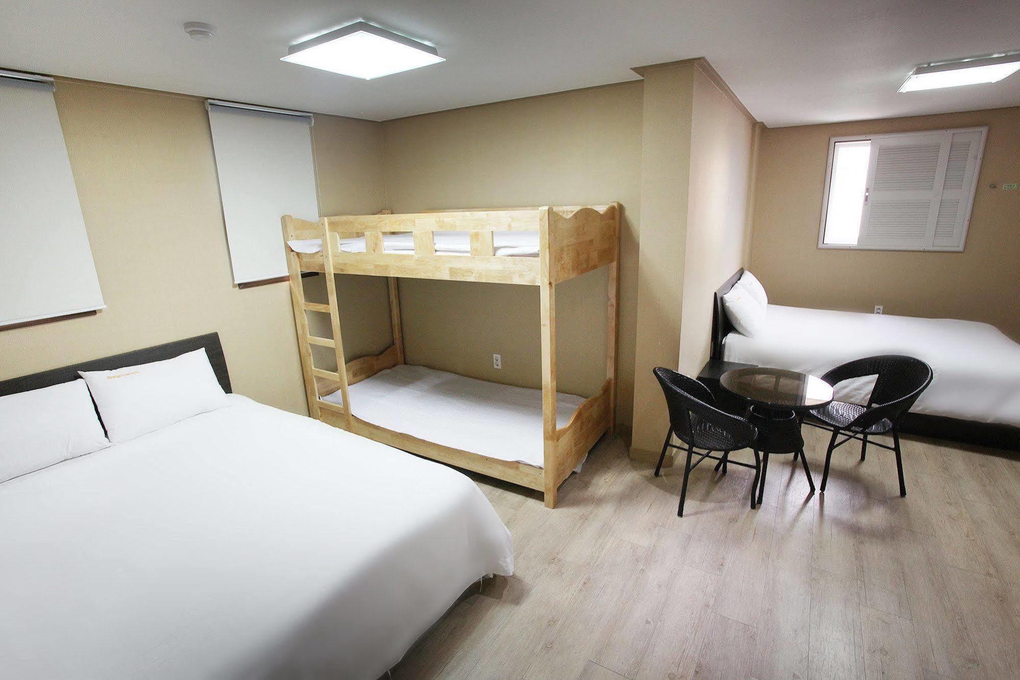 Orange Tree Hotel Чеджу Екстериор снимка