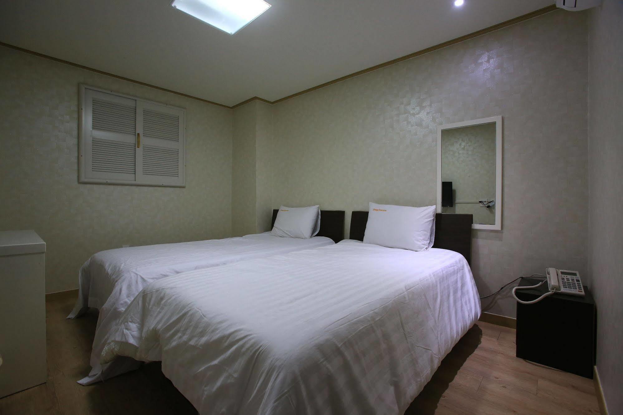 Orange Tree Hotel Чеджу Екстериор снимка