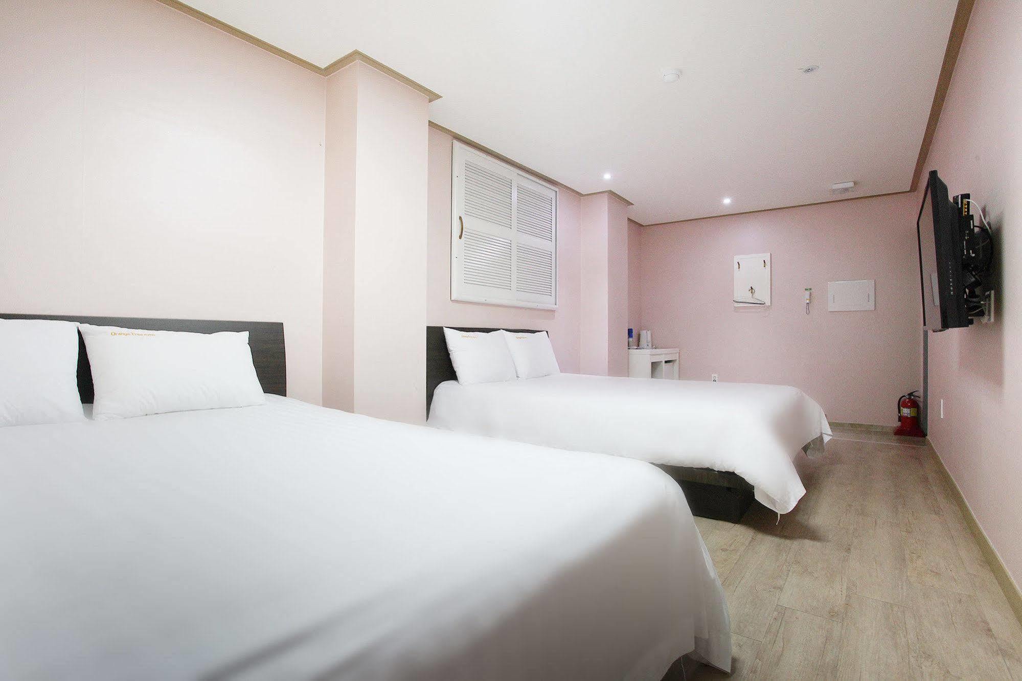 Orange Tree Hotel Чеджу Екстериор снимка