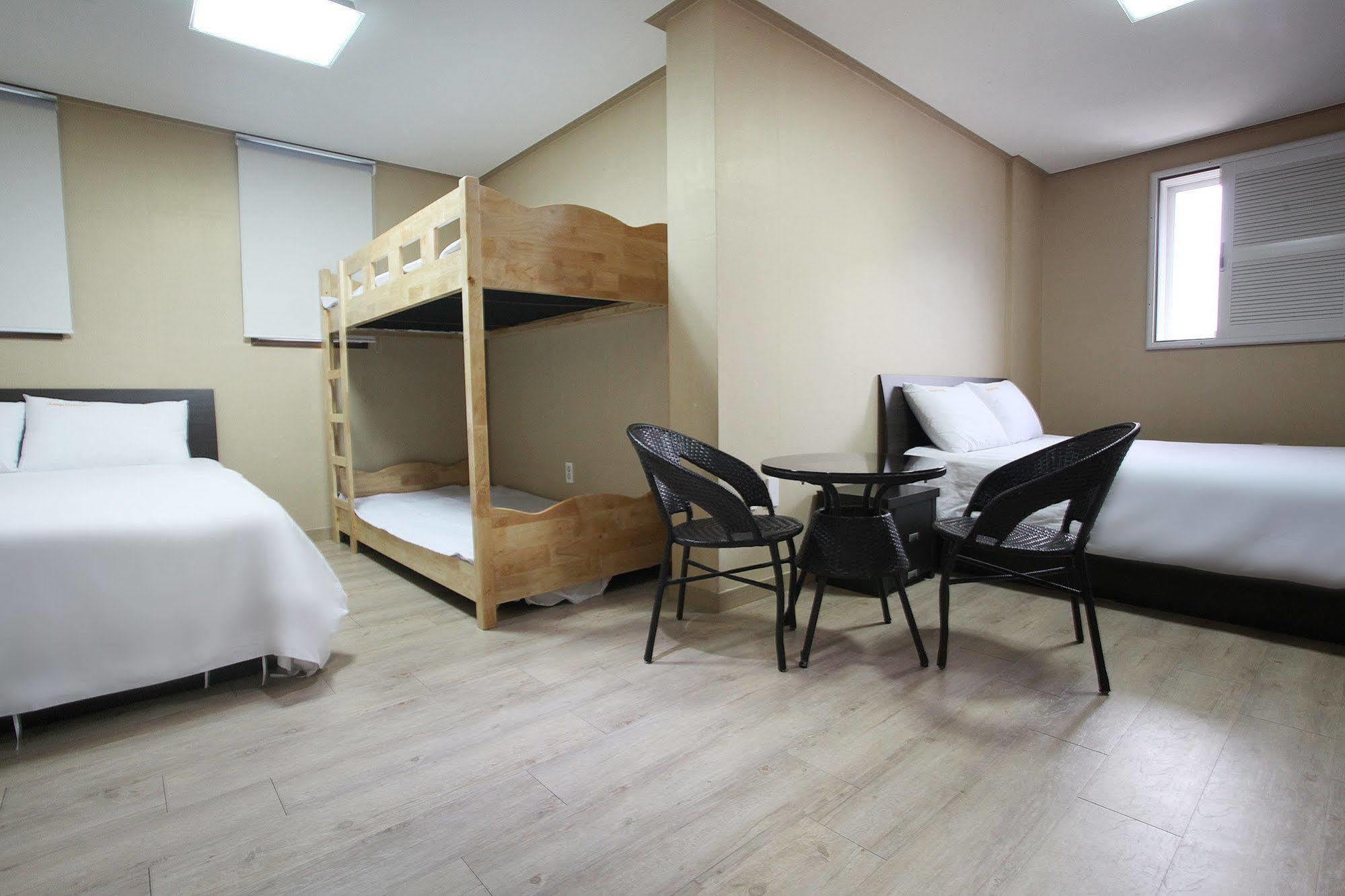 Orange Tree Hotel Чеджу Екстериор снимка