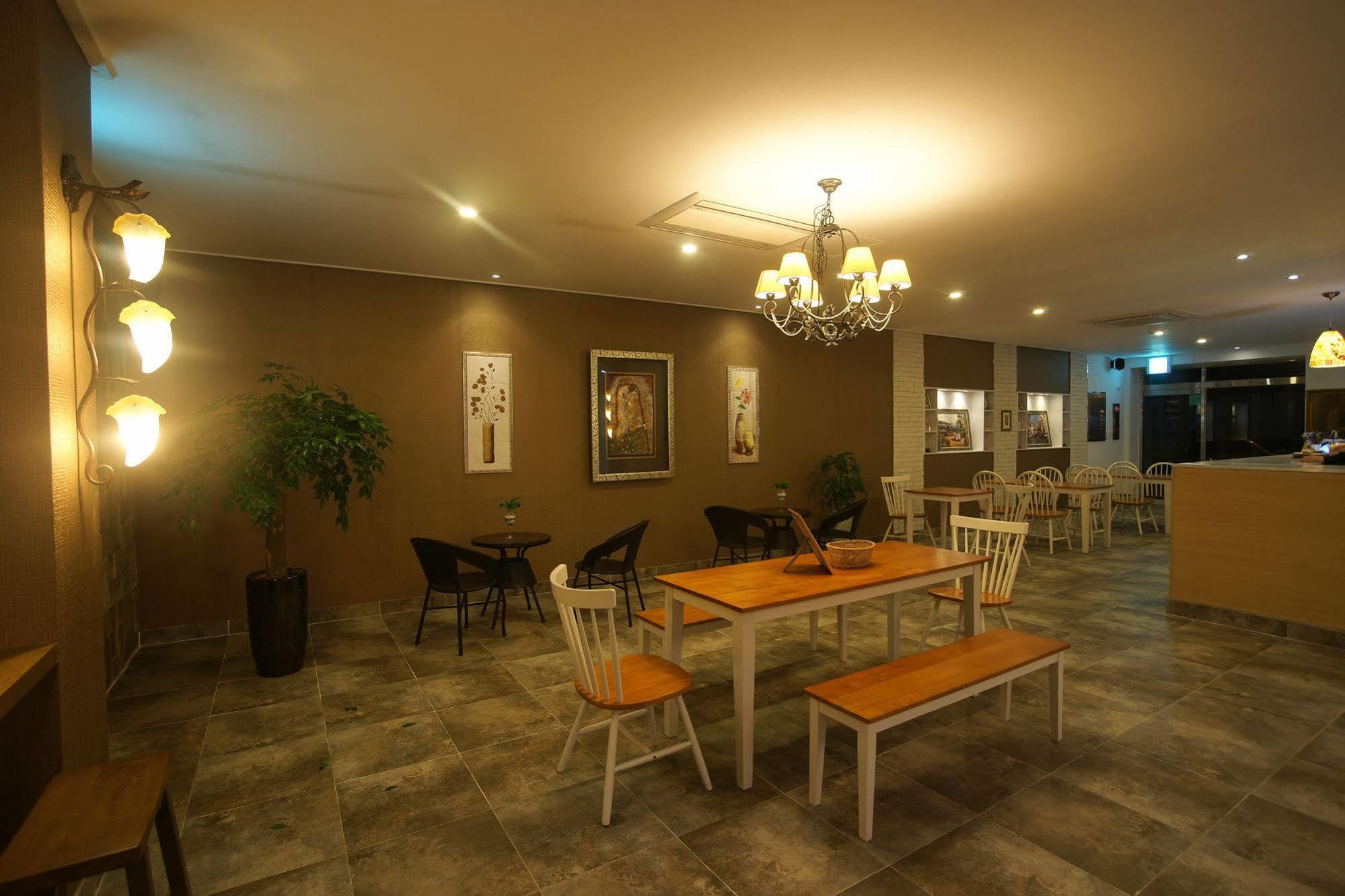Orange Tree Hotel Чеджу Екстериор снимка