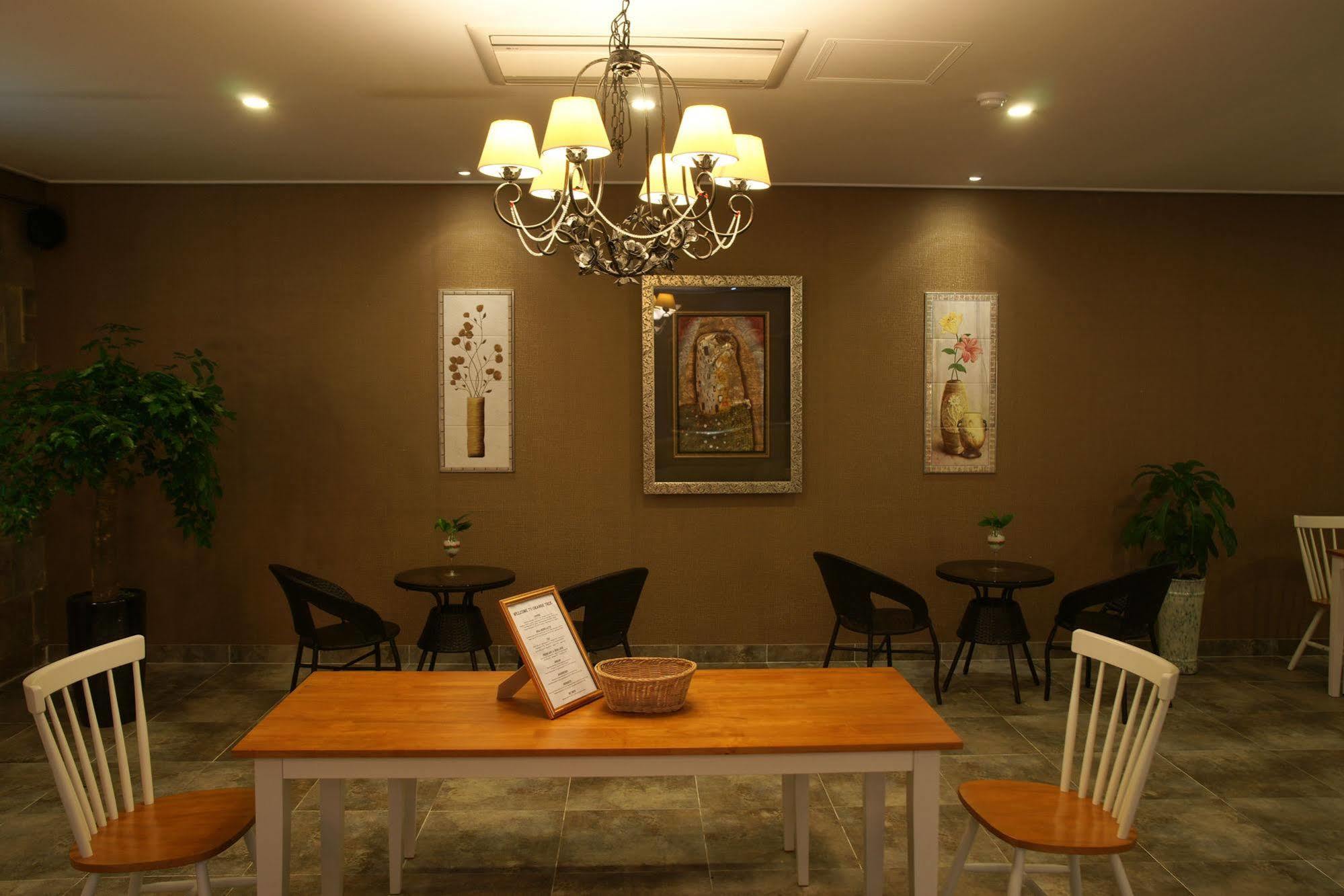 Orange Tree Hotel Чеджу Екстериор снимка