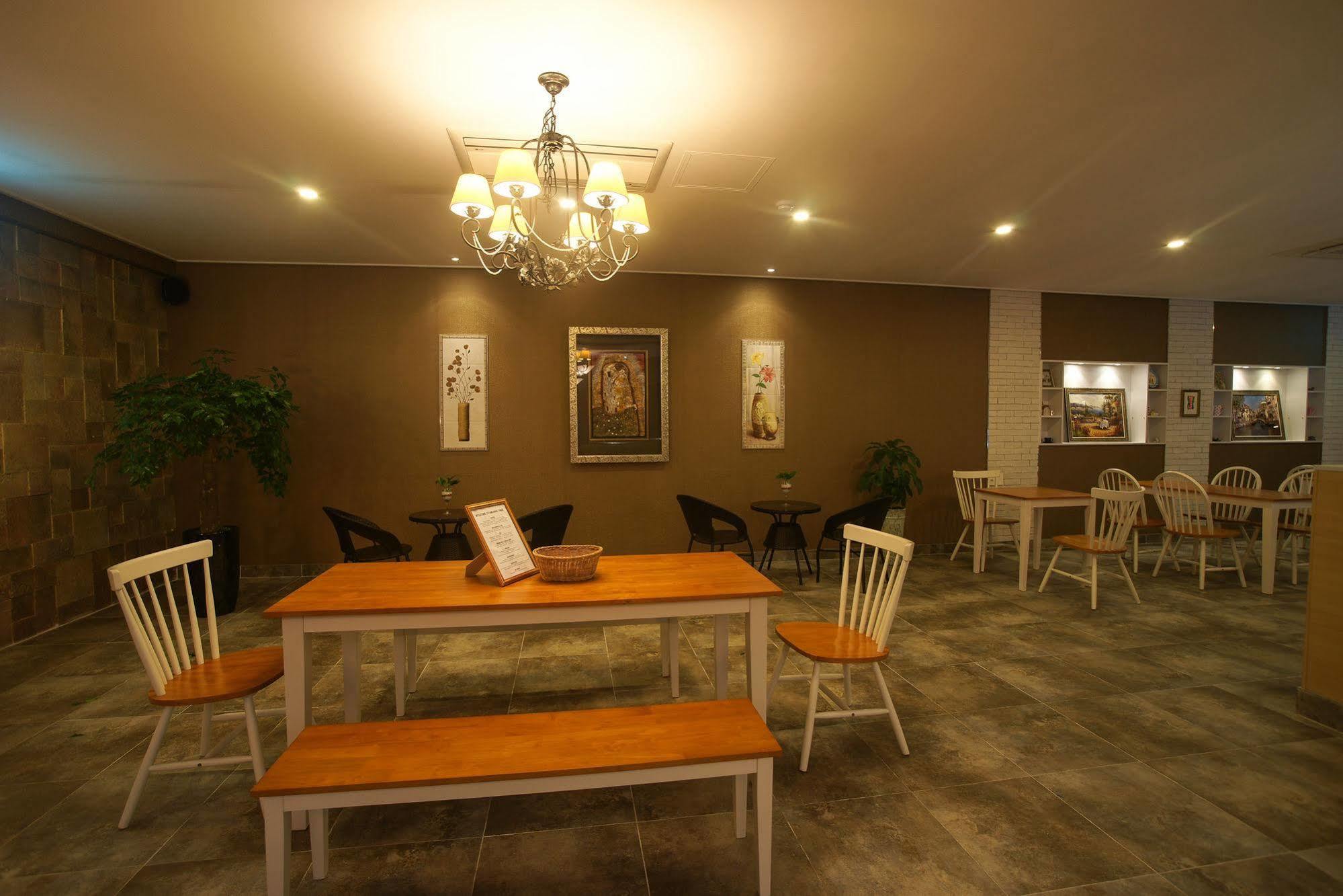 Orange Tree Hotel Чеджу Екстериор снимка
